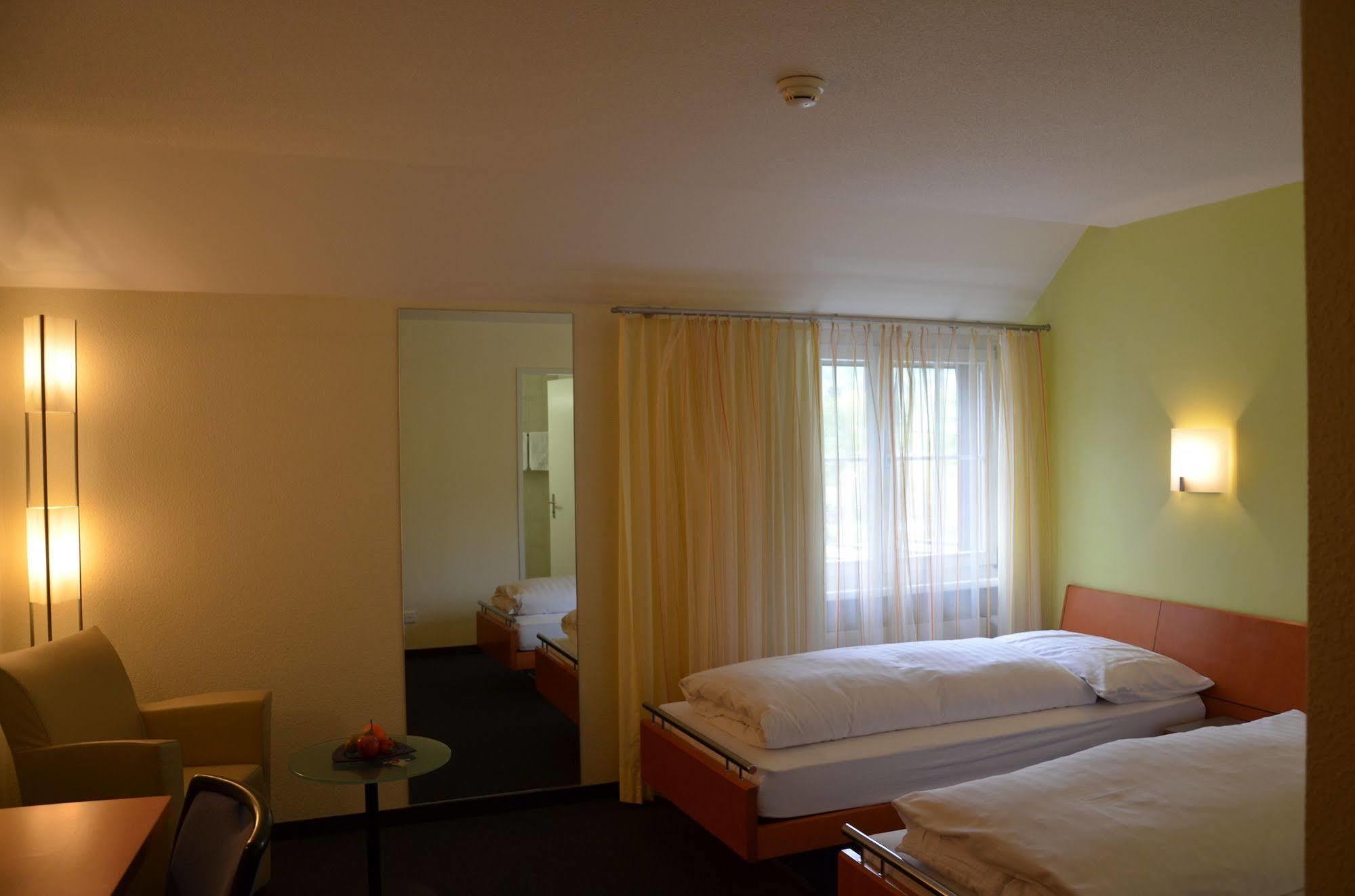 Hotel Urs Und Viktor Bettlach Exterior foto